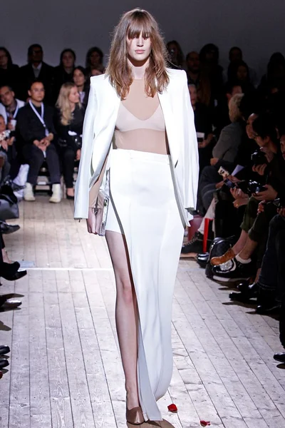 Look 13